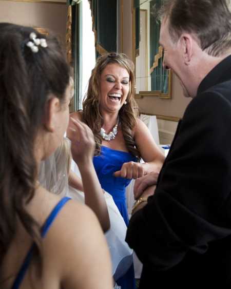 Magic OZ the fun Wedding Magician for hire and entertaining family and friends